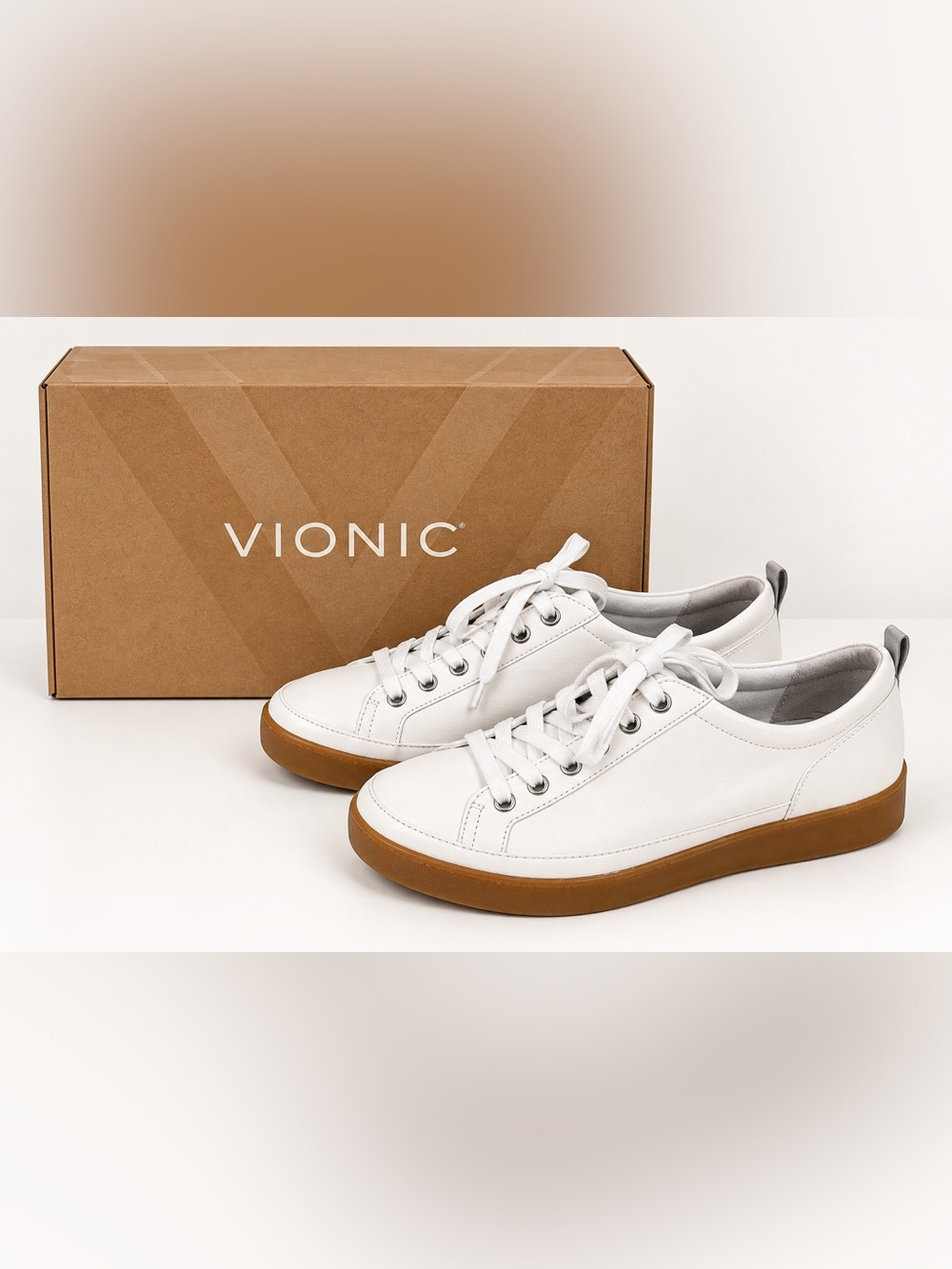 VIONIC White Leather Lace-Up Sneakers Gum Sole Sz 7 Womens EUC Original Box